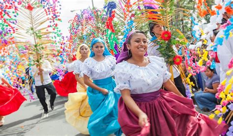 el salvador cultural artifacts.